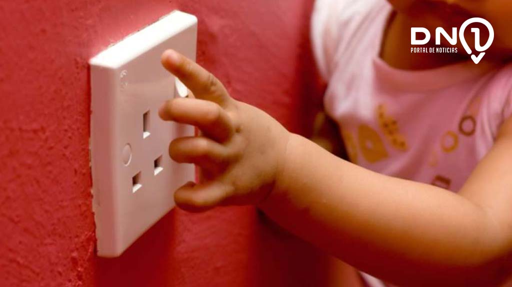 Criança de 4 anos sofre queimaduras de 3º grau após receber descarga elétrica