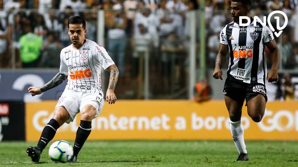 Atlético-MG supera Corinthians por 2 a 1