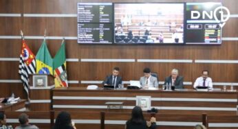 Vereadores rejeitam pedido de urgência e votação do corte de cargos comissionados é adiada