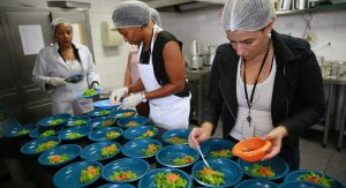 Governo do Estado anuncia programa ‘Merenda em Casa’ para 700 mil alunos