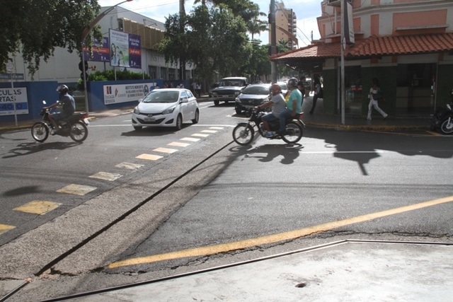 Sinalização na esquina da rua 9 de Julho com a rua João Galo será alterada novamente