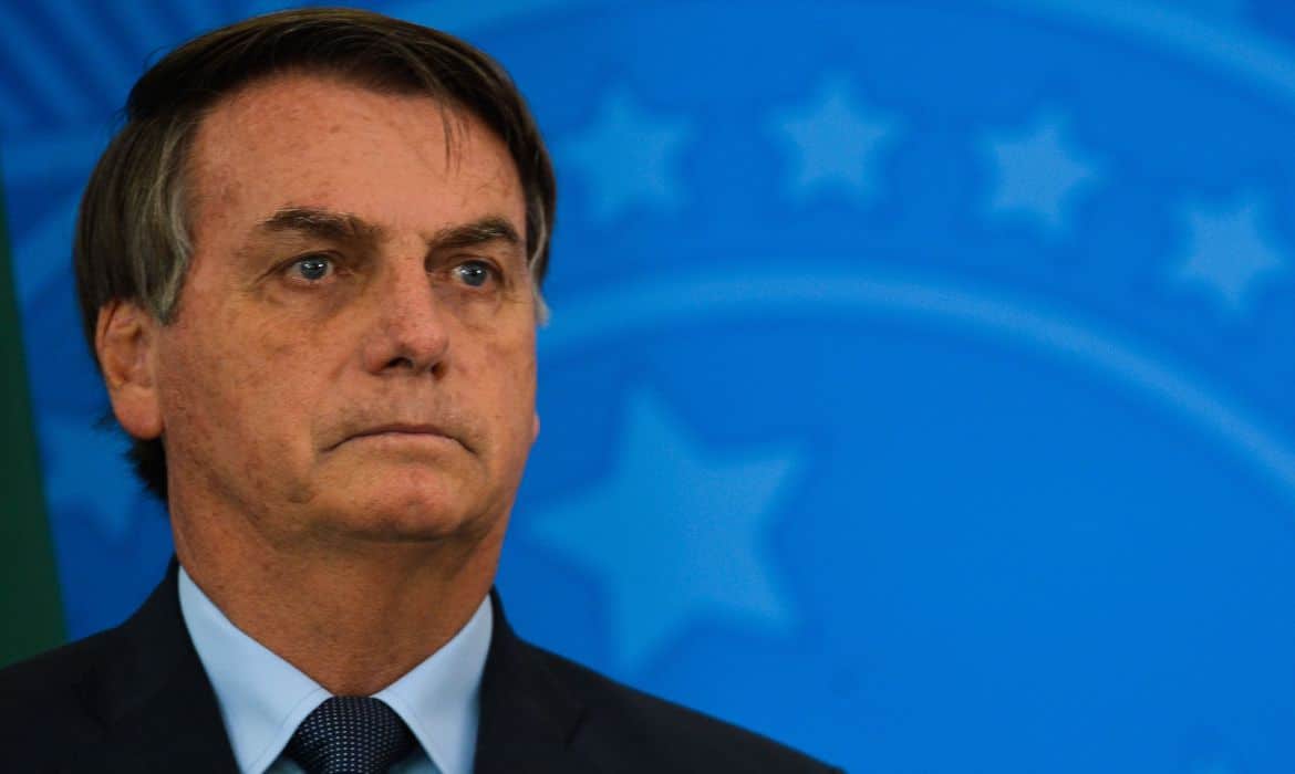 Bolsonaro volta a criticar restrições ao comércio
