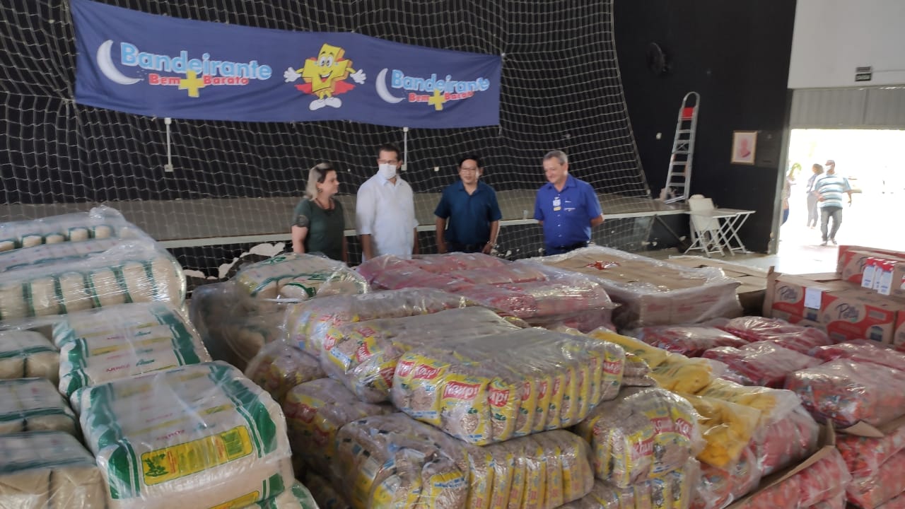 Bandeirante Supermercados entrega 10 toneladas de alimentos ao Fundo Social de Solidariedade