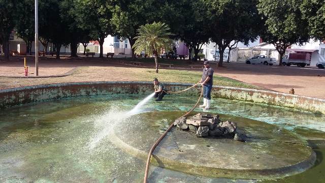 Incluindo limpeza da fonte, praça do Bairro Alto recebeu melhorias e reparos