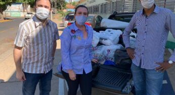 Grupo de amigos doa agasalhos e produtos para o Fundo Social de Solidariedade de Birigui