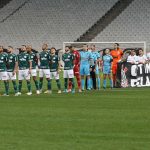 Em dérbi sem público, Corinthians bate Palmeiras em noite de Cássio