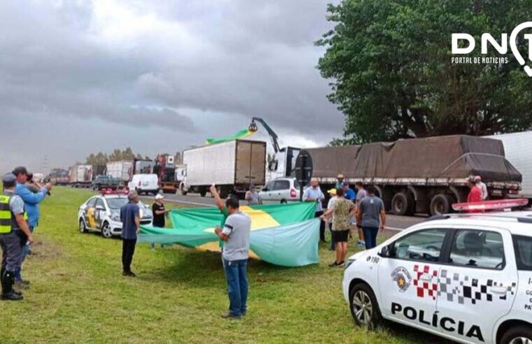 Caminhoneiros fazem protestos na Rondon contra resultado das eleições de 2022